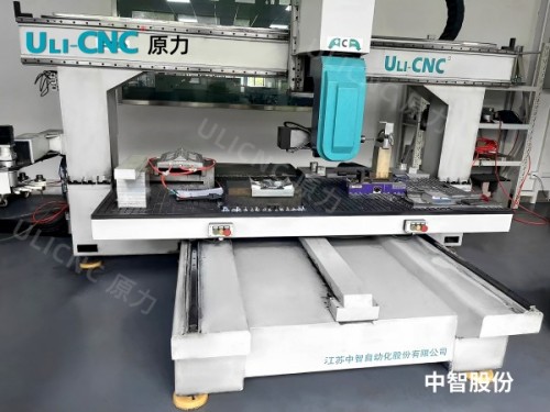 原（yuán）力U2五軸加工碳纖維複合材（cái）料